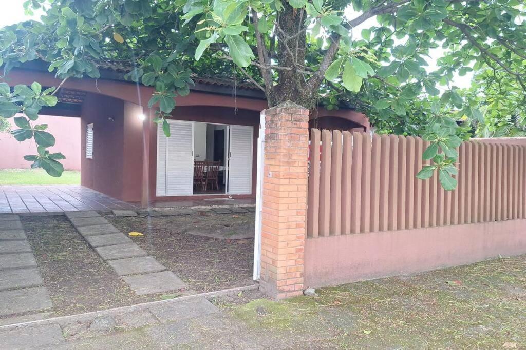 Quarto Para Quatro Pessoas A Duas Quadras Da Praia - Balneario Saint Etienne - Matinhos Exterior foto